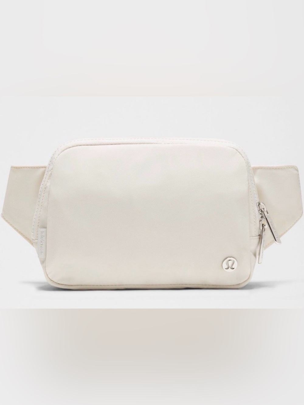 Lululemon Everywhere Belt Bag 2L- Cream